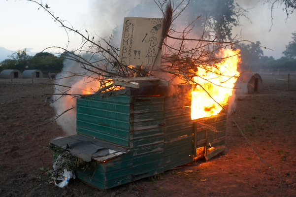 ........ flames getting higher .........
Schlüsselwörter: Bonfire Burning Fire Flame Flames