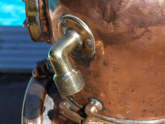 Mark V Mod-1 DESCO Antique Diving Helmet
Schlüsselwörter: desco diving helmet face mask face masks mark v scuba dive scuba diving sea sport sea sports sport sports us navy water sport water sports watersport watersports