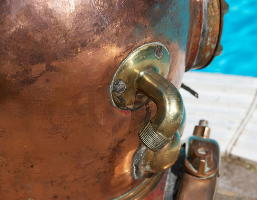 Mark V Mod-1 DESCO Antique Diving Helmet
Schlüsselwörter: desco diving helmet face mask face masks mark v scuba dive scuba diving sea sport sea sports sport sports us navy water sport water sports watersport watersports