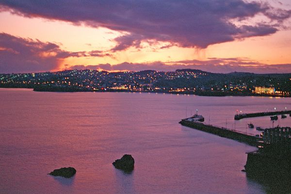 Torquay Sunset
Photographed from our room at the Imperial Hotel.
Anahtar kelimeler: Torquay sunset Imperial Hotel Devon