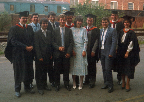 Don't we look proud of ourselves!
UWIST graduation, Cardiff, July 1985
Gosh time does things to your memory.  Chris Parkin is 5th from left.  David Warmington is 4th from left.  The guy to the back of my right shoulder is Rob but I can't remember his last name and I just can't remember the name of the guy on my right even though we were on the same course and same tutorial group
Schlüsselwörter: Cardiff Chris Parkin David Warmington Graduation marjorie University UWIST