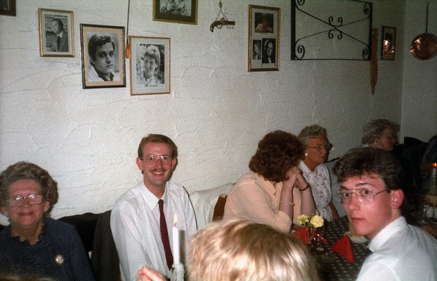 Hey, it's a party, what's not to like
UWIST graduation, Cardiff, July 1985
Ian on the left, Andrew on the right
Schlüsselwörter: Andrew Smith Cardiff Graduation Ian Hallsworth University UWIST