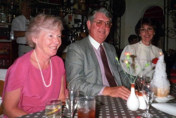 Thanks to this guy I got my degree
UWIST graduation, Cardiff, July 1985
Anahtar kelimeler: Cardiff Colin Clarke Graduation marjorie University UWIST