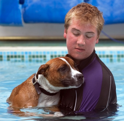 Please don't let go
Mots-clés: Animal Animals Ben Canine Canines Dog Dogs Land Mammal Land Mammals Monty Play Playing Playtime Pool Staffordshire Bull Terrier Swimming Terrestrial Mammal Terrestrial Mammals