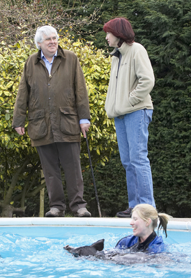 Good job, the pool is heated
Schlüsselwörter: Berkshire Chef Craig F-Word Gordon Ramsey Janet Street-Porter Laura Pig pigs Pool Swim Swimming TV