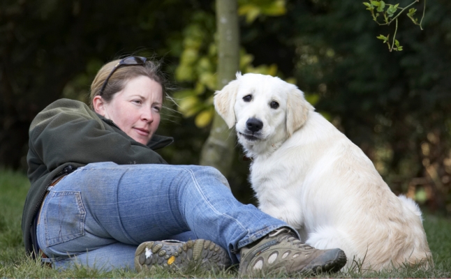 Have you met my new friend?
Schlüsselwörter: Animal Animals Becky Best Canine Canines Companion Dog Dogs Friends Golden Retriever Hermes Land Mammal Land Mammals Play Playing Playtime Terrestrial Mammal Terrestrial Mammals