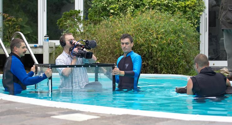 Everyone taking a breather
Keywords: Alun cameraman Grzegorz Zbigniew Milan Berkshire BBC Countryfile November 8 2006 swimming pool