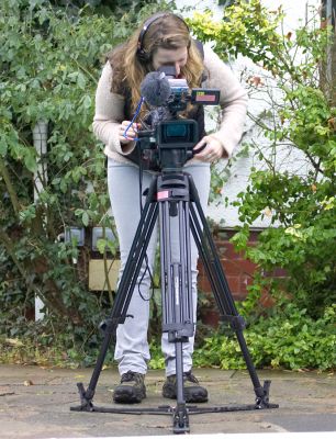A birds eye view
Ruth Davies filming the swimming pigs for BBC Countryfile.
Anahtar kelimeler: Ruth Davies BBC Countryfile November 8 2006 cameraman