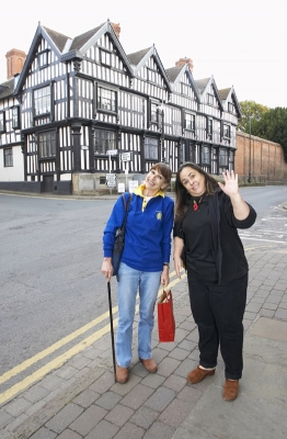 We're happy cos we've just been fed ........
Marjorie and Julie Wong in Ledbury
Mots-clés: Julie Wong Ledbury Marjorie