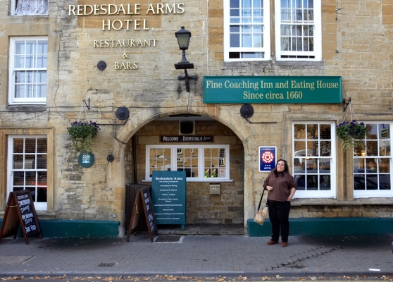 Julie Wong in Moreton in Marsh, Cotswolds
Marjorie, Julie and I had a nice lunch at the Redesdale Arms in Moreton in March in the Cotswolds.
Ключові слова: Cotswolds Julie Wong Moreton-in-Marsh Redesdale Arms Hotel