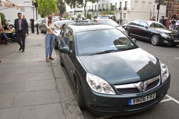 How's this for a cool bit of parking!
Our car outside Harrods.  I had to reverse into this space in front of a bunch of people having their lunch outside a cafe.  And straight in and close to the kerb............
Keywords: Marjorie