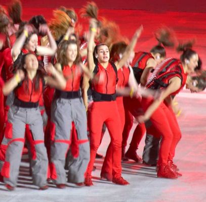 Opening Ceremony - 2006 Winter Olympics
I'm not quite sure what this dance meant -- the one girl in the middle looks pretty confused as well.
Anahtar kelimeler: Torino Winter Olympics Stadio Olimpico confused dance opening ceremony