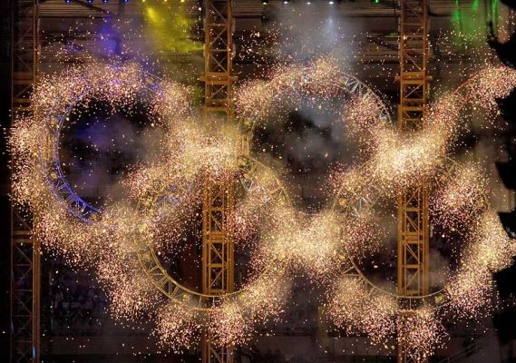 The Olympic Rings
Opening ceremony of the 2006 Winter Olympics in Torino
Ключові слова: Olympic rings Stadio Olimpico Winter Olympics Torino opening ceremony