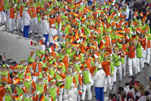 Colourful German Team at the Opening Ceremony
2006 Winter Olympics, Torino, February 10 2006
Ключові слова: German athletes German team 2006 Winter Olympics Torino opening ceremony Stadio Olimpico