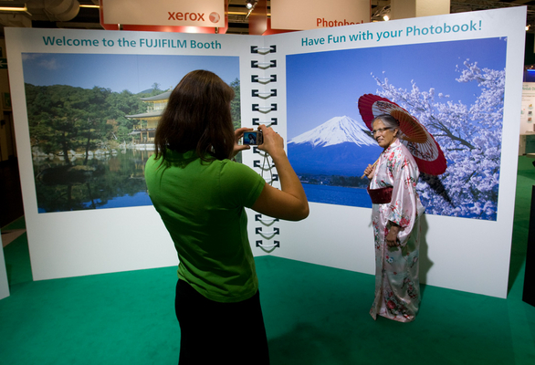 Yeah, this looks real
Trefwoorden: cologne Germany Photokina