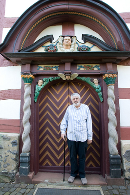 Just to think - my ancestors may have stood right here!!
On the quest to find Craig's ancestry.  Craig standing on the very spot where his ancestors may have worshipped!!
Palabras clave: Church Craig Germany Stumpertenrod