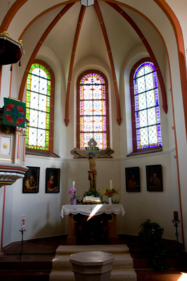 The view inside an evangelical church in Ulrichstein, Germany
The inside of the church in the village of Ulrichstein where we took a break for lunch during our ancestral hunt.
Ključne besede: Church Germany ulrichstein