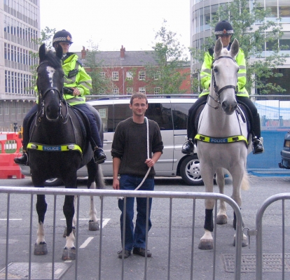 Grzegorz Bednarski with two Manchester Police Officers
Guarding the back of the Manchester Opera House where Ross was loaded and unloaded into his stock trailer.
Keywords: Manchester police officers horse Grzegorz Bednarski