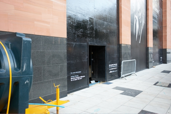Entrance to Ross' Secret Lair
Beneath the Manchester Magistrates' Court.  Ross had round-the-clock security guards (at least two), and our farm colleagues also spent considerable time with Ross.
Keywords: Manchester Magistrates Court Ross of Bien Esk