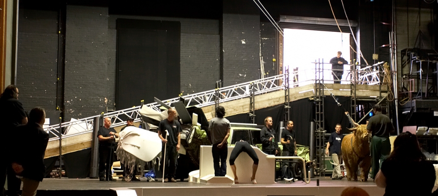 Ross Walking Around the Chrysler Imperial on Stage
The cable attached to Ross' harness will prevent him from running anywhere.  During the rehearsals and three live performances, Ross never needed the cable to stop him.  Jack Thompson watching from above.
Keywords: Ross of Bien Esk Chrysler Imperial Manchester Opera House Highland bull Jack Thompson