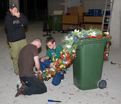 Matthew Barney Adjusting Ross' Flowers
The Highland bull used in New York was apparently larger than Ross, so the garland of Egyptian flowers needed to be shortened a bit.
Keywords: Matthew Barney Grzegorz Bednarski garland of flowers Ross of Bien Esk