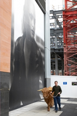 Grzegorz Taking Ross for a Walk
Photographed in the City of Manchester, July 2007
Keywords: Ross of Bien Esk Highland bull Grzegorz Bednarski City of Manchester
