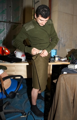 Artur Adjusting His Kilt
Artur adjusting his costume.
Mots-clés: Artur Ivanyan kilt costume Guardian of the Veil