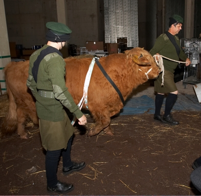 Ross Heading Off For Dress Rehearsal
Led by Digby Gribble.
Palabras clave: Ross of Bien Esk dress rehearsal Guardian of the Veil Digby Gribble