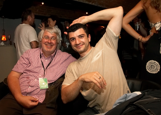 Artur and Me
At the opening night party for [i]Il Tempo del Postino[/i]
Schlüsselwörter: Artur Ivanyan Craig Il Tempo del Postino