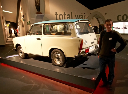 Grzegorz With A Trabant
At the Imperial War Museum - North in Manchester.
Schlüsselwörter: Grzegorz Bednarski Imperial War Museum Manchester Trabant car