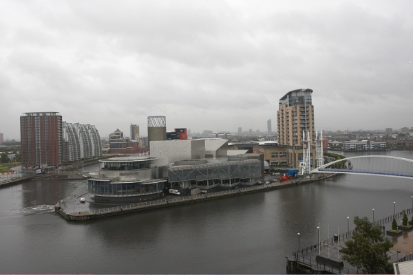 The Lowry, Manchester
[url=http://www.thelowry.com]The Lowry[/url] photographed from the Imperial War Museum - North, overlooking the Manchester Ship Canal.
Ključne besede: The Lowry Imperial War Museum North Manchester Ship Canal