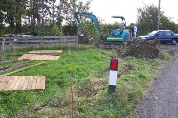Down With The Old, In With The New
After a year of litigation (commenced against us by Thomas Hawkins) we have fully prevailed.  The Court-appointed expert found that the fence by Woodman's Cottage was not along the boundary line, and encroached on our property.  This is important, because it has to do with "visual splays" onto the road.  On September 15 2006 our contractors arrived to remove the part of the fence that encroached, and to put up our new fence along the boundary line.
Keywords: Woodman's Cottage fence encroachment Thomas Reeve Hawkins Thomas Hawkins contractors court prevailed