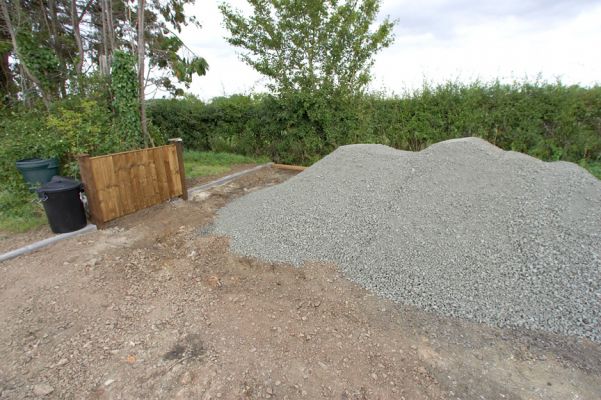 Woodman's Cottage -- The Pile of Gravel
The gravel in a big pile, waiting for the excavation to be completed.  The gravel was then spread and compacted.  Photographed on the afternoon of September 18 2006.
Keywords: Woodman's Cottage gravel compact