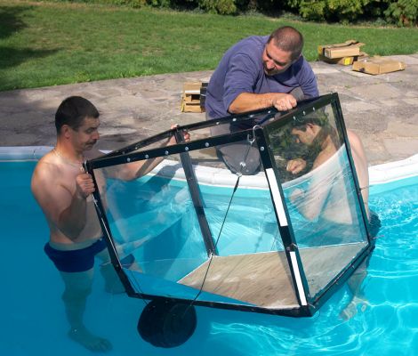 And down it goes
Keywords: Zbigniew Grzegorz Marian tank swimming pool