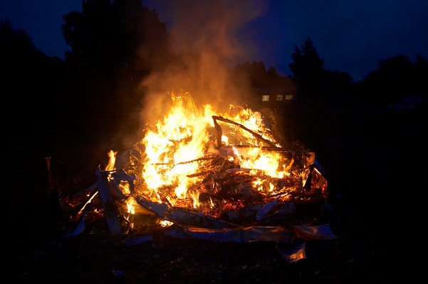 This is the home, no more
Anahtar kelimeler: Burn burning Caravan Fire Trailer