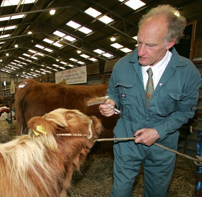 Charlie Getting Highland Cattle Ready for Show Ring
Schlüsselwörter: Charlie Highland Cattle show ring brushing cattle Craycombe Fold