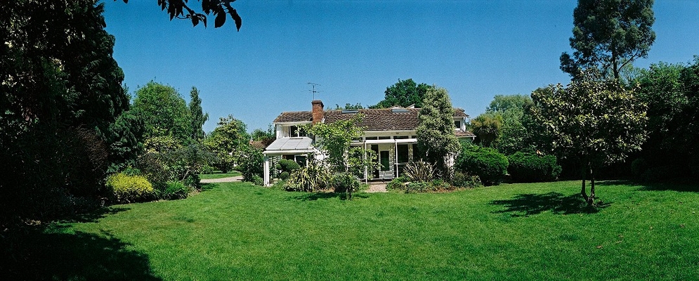 A panoramic view of Whitecroft and garden - and it's summer!!
Keywords: house Whitecroft