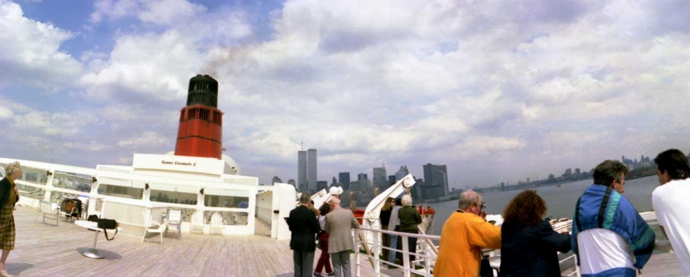 Arriving in New York Harbour on the QE2
April 1991, photographed with a Widelux panoramic camera from the top deck of the QE2.  The twin towers of the World Trade Center can be seen in the middle of the photograph.
Klíčová slova: Arrival Cruise Cruise Liner Cruise Liners Cruise Ship Cruise Ships Cruises Luxury Liner Luxury Liners New York City New York Harbor New York Harbour Panorama Panoramic QE2 Queen Elizabeth II Twin towers Widelux World Trade Center