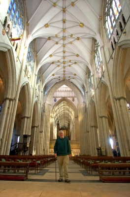 York Minster Cathedral
Me hobbling along in the York Minster Cathedral.  It was beautiful inside because there was some pretty strong November sunlight outside.
Λέξεις-κλειδιά: York Minster Cathedral sunlight Craig