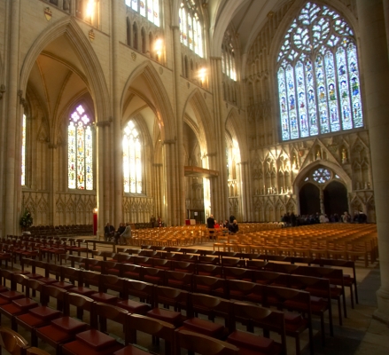 York Minster Cathedral
Schlüsselwörter: York Minster Cathedral stained glass window church pews