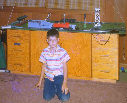 Me And My Train Set
I had a special table for my train set, and, from the look on my face, I was none too pleased with something.
Mots-clés: train set Craig