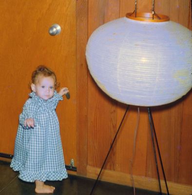 Shauna and the Shoji Lamp
Photographed at the front door of 1080 Makaiwa Street, circa 1956.
Palabras clave: Shauna shoji lantern 1080 Makaiwa Street