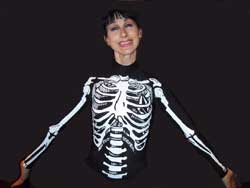 Marjorie In Her Skeleton T-Shirt
A bit like an x-ray of Marjorie.
Trefwoorden: Marjorie Walsh skeleton t-shirt X-ray bones