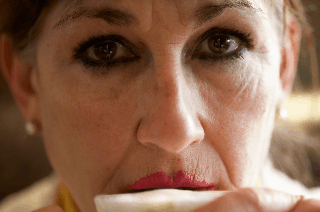 Marjorie Enjoying a Latte at The Swan
Double click on the thumbnail to watch Marjorie enjoying her extra-hot latte.
Keywords: Marjorie Latte Swan Pub animation coffee wink eyes