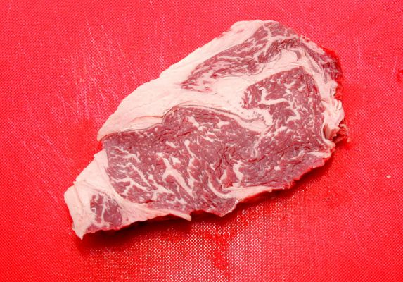 Australian Wagyu Sirloin Steak
We have just received a shipment of Australian Wagyu sirloin steak.  Here's one of the steaks.
Λέξεις-κλειδιά: Australian Wagyu Sirloin Steak Kobe beef Lucies Farm