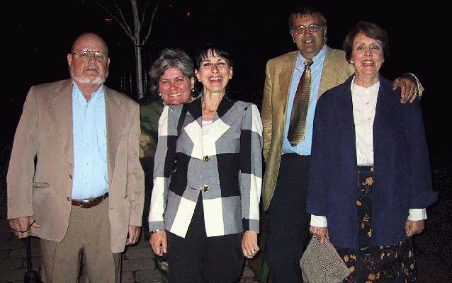 Dinner at Brown's - Worcester
Nick Nagel, Shauna, Marjorie, Steve Patch, and Jane Nagel at our old stomping ground --- Brown's.
Λέξεις-κλειδιά: Brown's Nick Nagel Jane Nagel