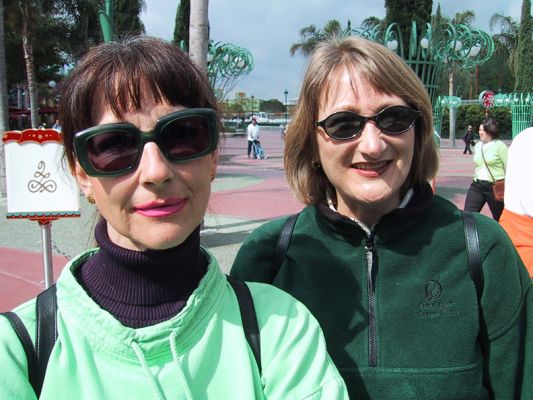 Marjorie and Cathy at the Entrance to Disneyland
We were exhibiting poi at a show in Anaheim, California --- so naturally found the time to have a day of play in Disneyland.
Keywords: Marjorie Cathy Bushby Disneyland entrance