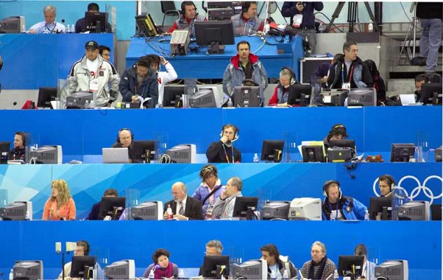 Journalists at the Men's Speed Skating Championship
Oval Lingotto, Torino, February 13 2006
Keywords: journalists speed skating Oval Lingotto Olympics television