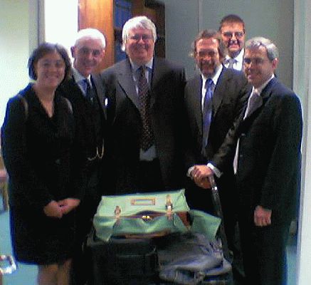 The Inland Revenue Team
All these folks came to our Special Commissioner's Hearing in London - September 2003
Schlüsselwörter: Inland Revenue Special Commissioners