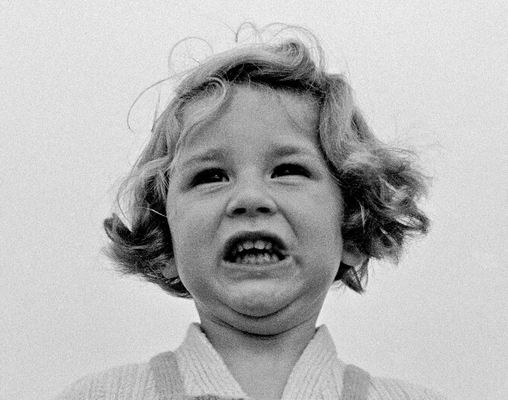 Marjorie Making A Strange Face
Schlüsselwörter: Marjorie beach strange face